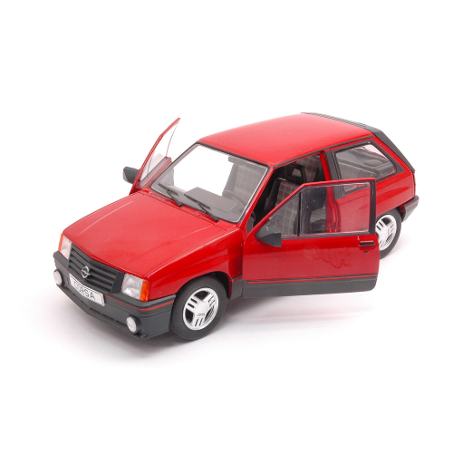 OPEL CORSA A SR 1985 RED 1:24 Whitebox Auto Stradali Modellino