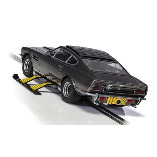 JAMES BOND 007 ASTON MARTIN V8 THE LIVING DAYLIGHTS SLOT 1:32 Scalextric Slot Modellino