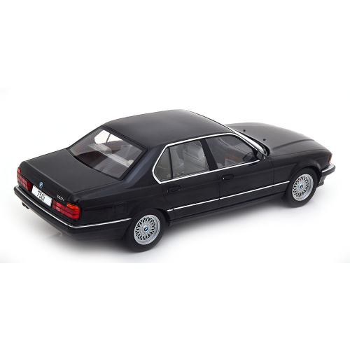 BMW 750i (E32) 7 SERIES 1992 METALLIC BLACK 1:18 ModelCarGroup Auto Stradali Modellino