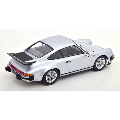 PORSCHE 911 CARRERA 3.2 COUPE' WITH REAR WING 1988 SILVER 1:18 KK Scale Auto Stradali Modellino