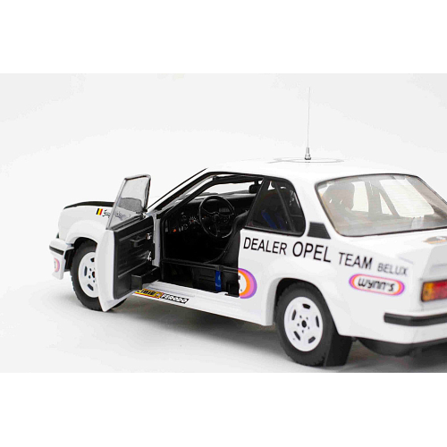 OPEL ASCONA 400 N.8 BIANCHI RALLY 1981 G.COLSOUL-A.LOPES 1:18 SunStar Auto Rally Modellino