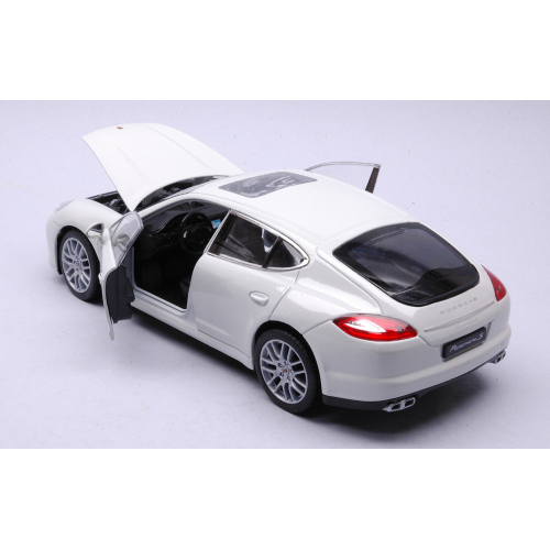 PORSCHE PANAMERA 2009 PEARL-WHITE 1:24 Welly Auto Stradali Modellino