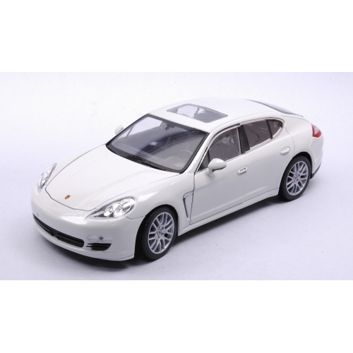 PORSCHE PANAMERA 2009 PEARL-WHITE 1:24 Welly Auto Stradali Modellino