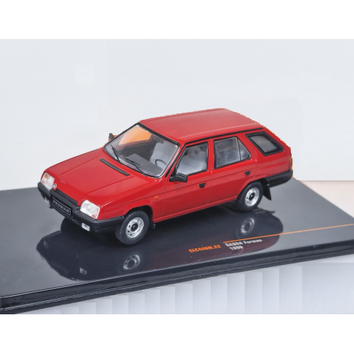 SKODA FORMAN 1990 RED 1:43 Ixo Model Auto Stradali Modellino