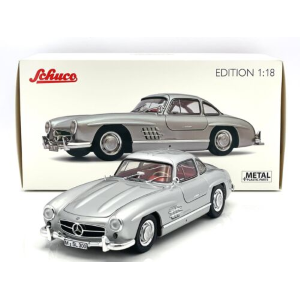 MERCEDES 300 SL GULLWING 1954 SILVER (RED INTERIOR) 1:18 Schuco Auto Stradali Modellino