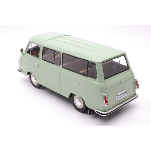 SKODA 1203 1968 LIGHT GREEN 1:24 Whitebox Auto Stradali Modellino