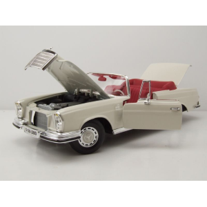 MERCEDES 280 SE 1968 CREAM 1:18 Maisto Auto Stradali Modellino