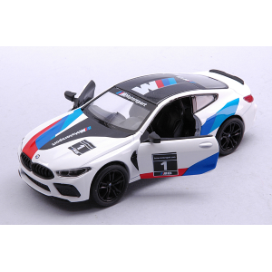 BMW M8 COMPETITION COUPE' N.1 WHITE cm 11 1:32 Kinsmart Modellismo Giocattolo Modellino