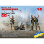 WAR HAS NO GENDER FEMALE SERVICEMEN OF THE ARMED FORCES OF UKR. KIT 1:35 ICM Kit Figure Militari Die Cast Modellino