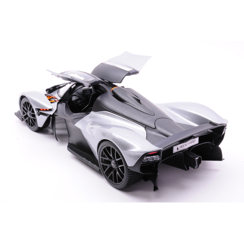 ASTON MARTIN VALKYRIE 2022 SILVER 1:18 Maisto Auto Stradali Modellino
