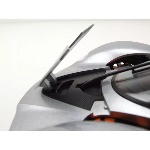 ASTON MARTIN VALKYRIE 2022 SILVER 1:18 Maisto Auto Stradali Modellino
