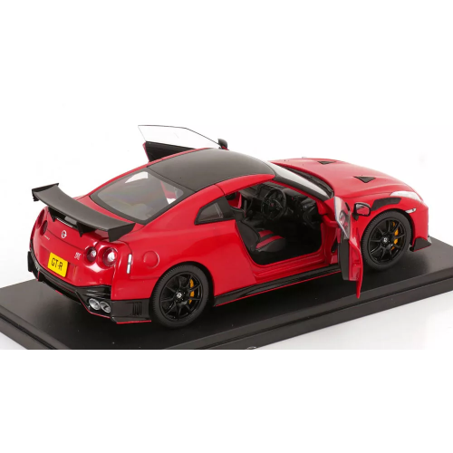 NISSAN GT-R (R35) NISMO 2021 RED 1:24 Whitebox Auto Stradali Modellino