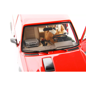 INNOCENTI DE TOMASO TURBO 1983 RED C/JERRY CALA' (BILLO) FIGURE 1:18 Laudo Racing Movie Modellino