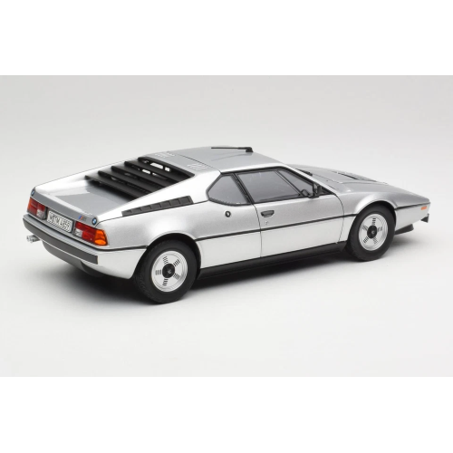 BMW M1 1980 SILVER METALLIC 1:18 Norev Auto Stradali Modellino