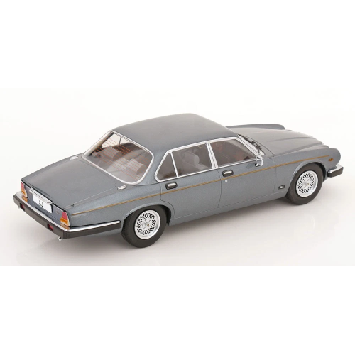 JAGUAR XJ SERIES III 1979 GREY 1:18 ModelCarGroup Auto Stradali Modellino