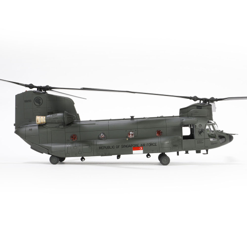 BOEING CHINOOK CH-47SD HELICOPTER REPUBLIC OF SINGAPORE 1:72 Forces of Valor Elicotteri Modellino