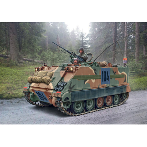 M113 A1 ARMOURED PERSONNEL CARRIER KIT 1:35 Italeri Kit Mezzi Militari Modellino