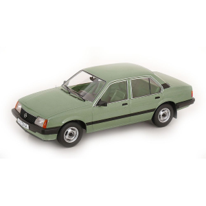 OPEL ASCONA C 1981 GREEN 1:18 ModelCarGroup Auto Stradali Modellino