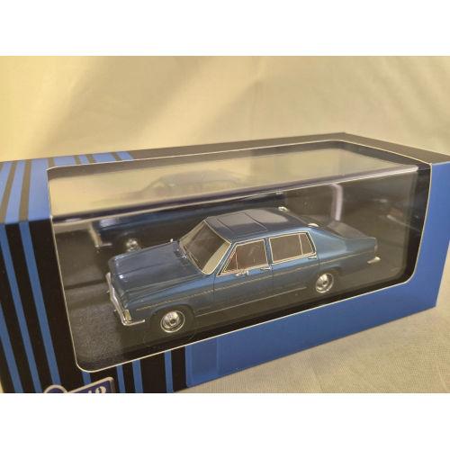 OPEL ADMIRAL B HATCHBACK SEDAN 1972 METALLIC BLUE 1:43 Avenue43 Auto Stradali Modellino
