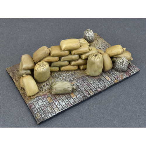 HESSIAN BAGS (SAND, CEMENT, VEGETABLES ETC.) KIT 1:35 Miniart Kit Diorami Modellino