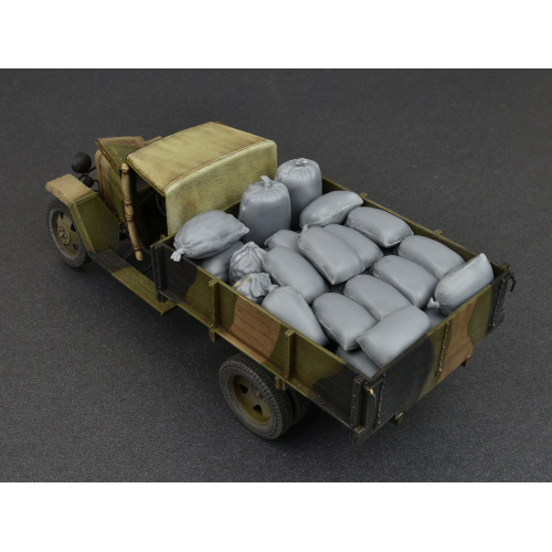 HESSIAN BAGS (SAND, CEMENT, VEGETABLES ETC.) KIT 1:35 Miniart Kit Diorami Modellino
