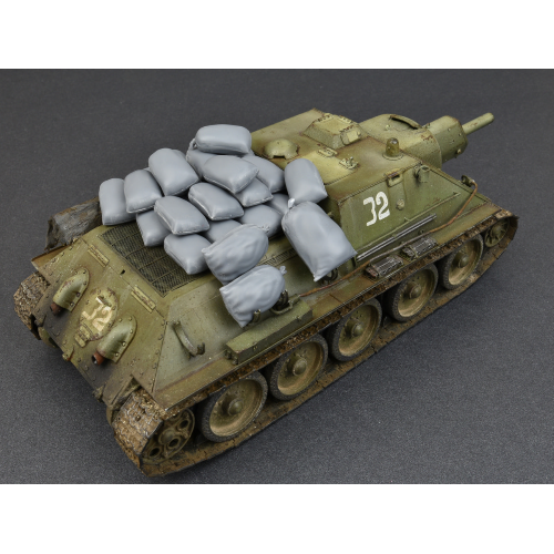 HESSIAN BAGS (SAND, CEMENT, VEGETABLES ETC.) KIT 1:35 Miniart Kit Diorami Modellino