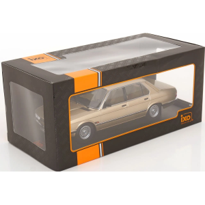 BMW 520I (E28) 1987 GOLD 1:18 Ixo Model Auto Stradali Modellino