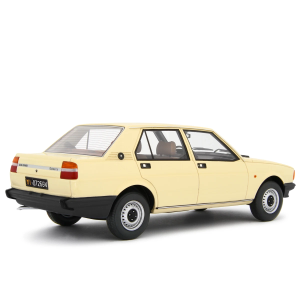 ALFA ROMEO GIULIETTA 1.6 1980 IVORY 1:18 Laudo Racing Auto Stradali Modellino