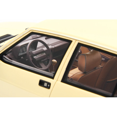ALFA ROMEO GIULIETTA 1.6 1980 IVORY 1:18 Laudo Racing Auto Stradali Modellino
