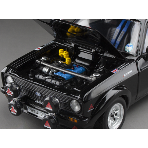 FORD ESCORT RS 1800 N.31 RALLY PORTUGAL 1981 K.SHINOZUKA-B.HARRIS 1:18 SunStar Auto Rally Modellino