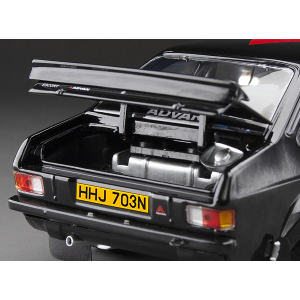 FORD ESCORT RS 1800 N.31 RALLY PORTUGAL 1981 K.SHINOZUKA-B.HARRIS 1:18 SunStar Auto Rally Modellino