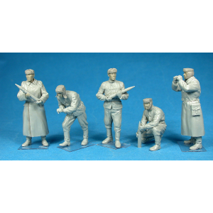 SOVIET HEAVY ARTILLERY CREW KIT 1:35 Miniart Kit Figure Militari Modellino