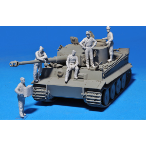GERMAN TANK CREW (NORMANDY 1944) KIT 1:35 Miniart Kit Figure Militari Modellino