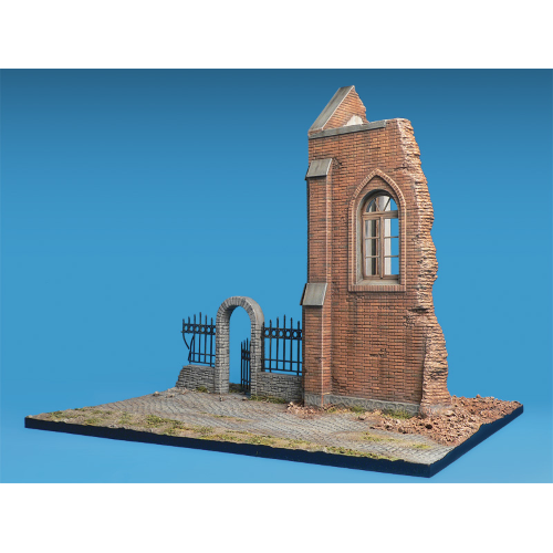 DIORAMA WITH RUINED CHURCH KIT 1:35 Miniart Kit Diorami Modellino
