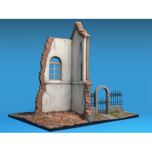 DIORAMA WITH RUINED CHURCH KIT 1:35 Miniart Kit Diorami Modellino