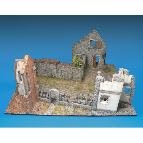 DIORAMA WITH RUINED CHURCH KIT 1:35 Miniart Kit Diorami Modellino