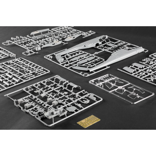ELICOTTERO AH-64A APACHE KIT 1:48 Trumpeter Kit Elicotteri Modellino
