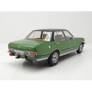 OPEL COMMODORE B 1972 GREEN 1:18 ModelCarGroup Auto Stradali Modellino