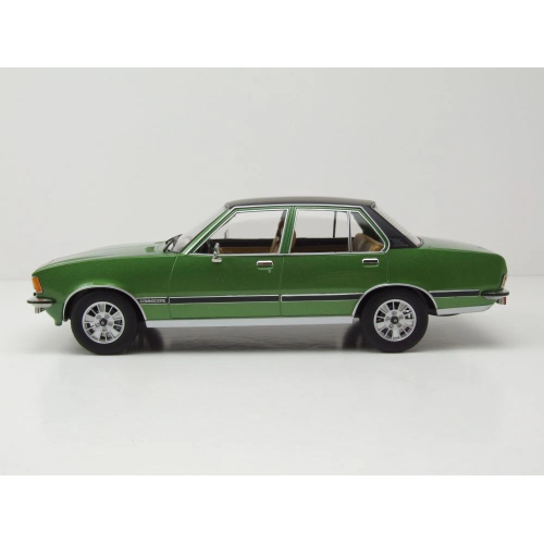 OPEL COMMODORE B 1972 GREEN 1:18 ModelCarGroup Auto Stradali Modellino