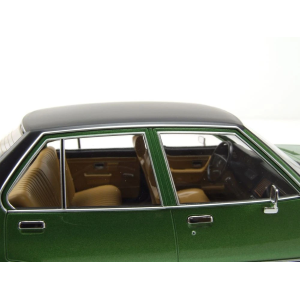 OPEL COMMODORE B 1972 GREEN 1:18 ModelCarGroup Auto Stradali Modellino