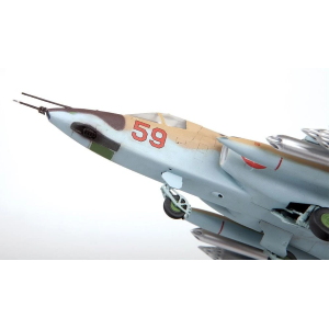 SOVIET ATTACK AIRCRAFT SU-25 "FROGFOOT" KIT 1:72 Zvezda Kit Aerei Modellino