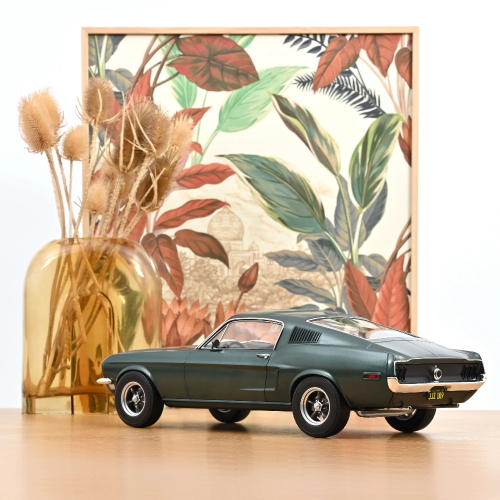 FORD MUSTANG FASTBACK 1968 SATIN GREEN METALLIC 1:12 Norev Auto Stradali Modellino
