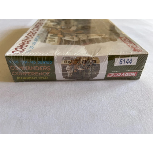 COMMANDER CONFERENCE (KHARKOV 1943) KIT 1:35 Dragon Kit Figure Militari Modellino