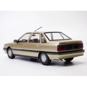 RENAULT 21 1986 BEIGE 1:24 Whitebox Auto Stradali Modellino