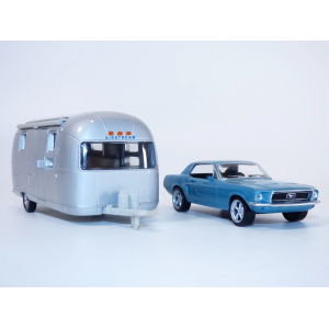 FORD MUSTANG 1968 METALLIC BLUE AND AIRSTREAM CARAVAN 1:43 Norev Auto Stradali Modellino