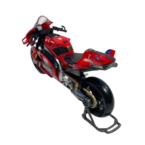 DUCATI DESMOSEDICI LENOVO N.1 2024 FRANCESCO BAGNAIA 1:18 Maisto Moto Modellino