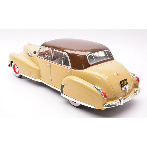 CADILLAC FLEETWOOD SERIES 60 SPECIAL SEDAN 1941 BEIGE/DARK BROWN 1:18 ModelCarGroup Auto Stradali Modellino