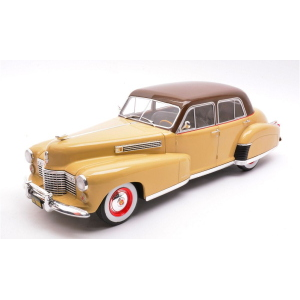 CADILLAC FLEETWOOD SERIES 60 SPECIAL SEDAN 1941 BEIGE/DARK BROWN 1:18 ModelCarGroup Auto Stradali Modellino