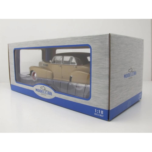 CADILLAC FLEETWOOD SERIES 60 SPECIAL SEDAN 1941 BEIGE/DARK BROWN 1:18 ModelCarGroup Auto Stradali Modellino