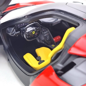 FERRARI F80 2024 RED SIGNATURE 1:18 Burago Auto Stradali Modellino